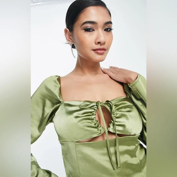 TOPSHOP Keyhole Satin Top, KHAKI, Size 2 US (fits like 0), NWT - Picture 3 of 13